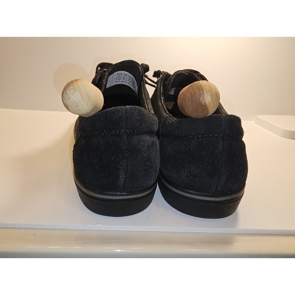 Ugg Mens Low Baysiders Suede  Size 10.5 main image 10